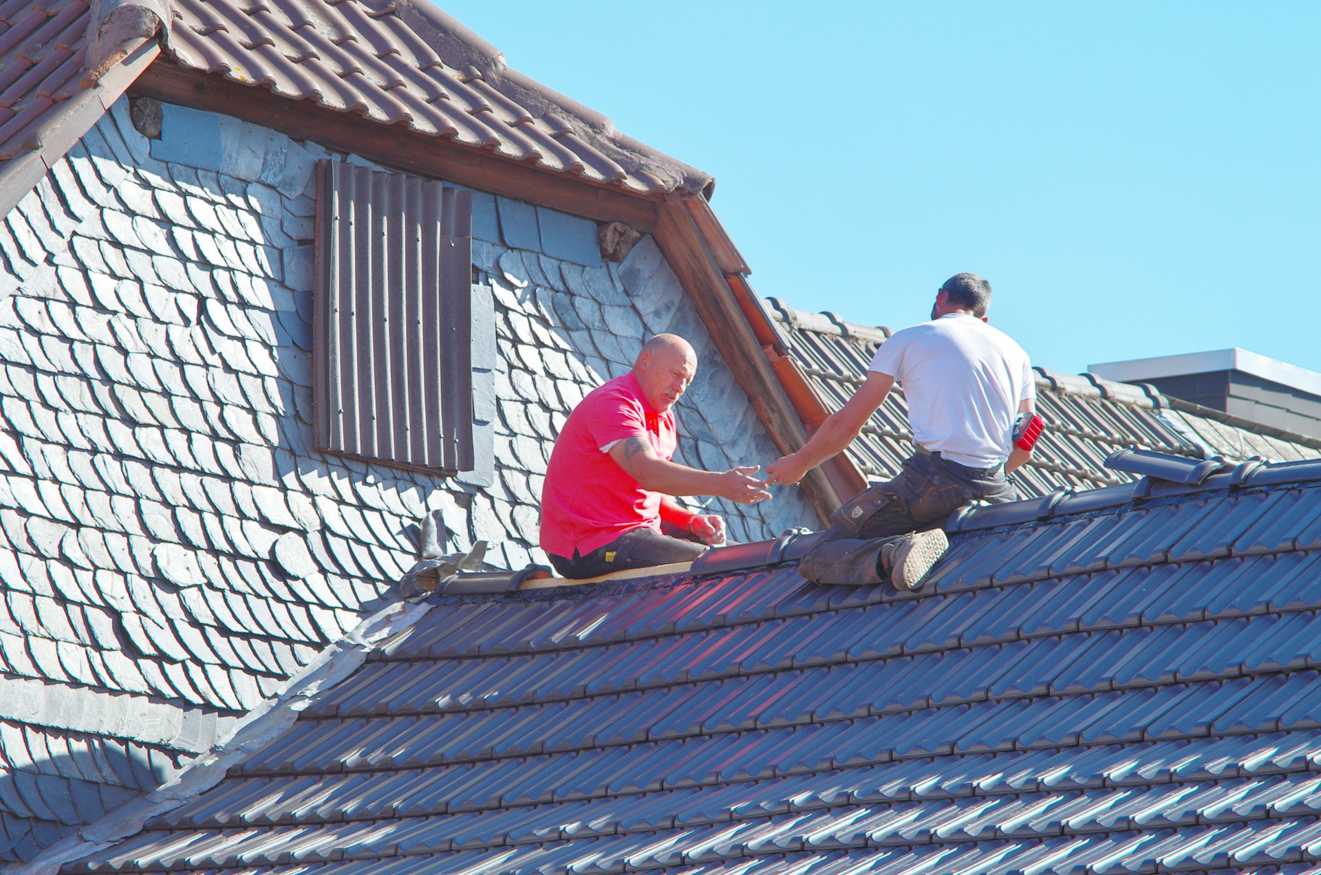 roofing repairs with glue